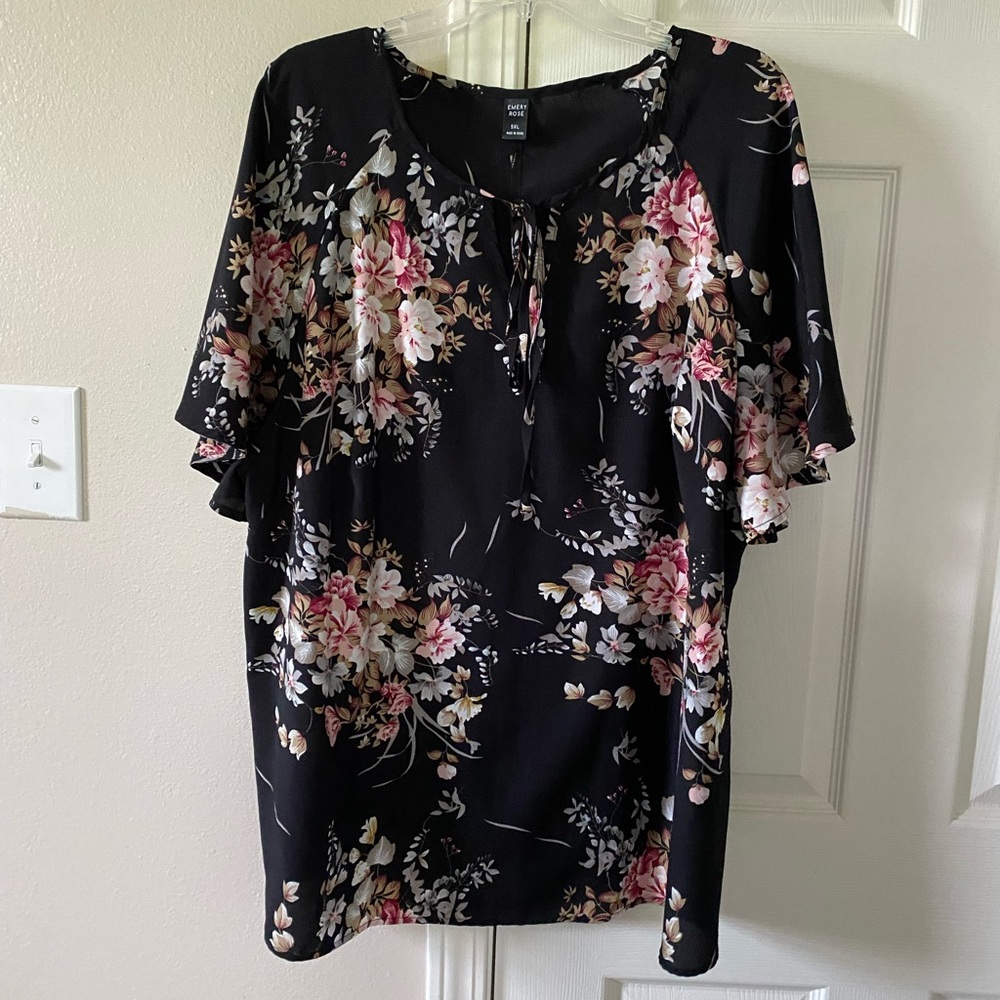 Emery Rose Floral Black Blouse